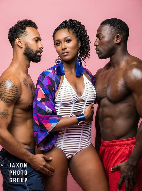 Dr Ebonie Vincent model beautiful img