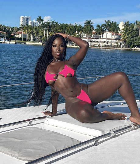 Ghanaiandol nude pornstar pictures