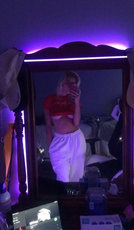 Hal es star sexy photos