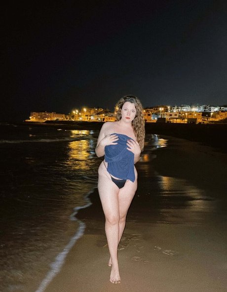 Carmen Curvy art actress pics