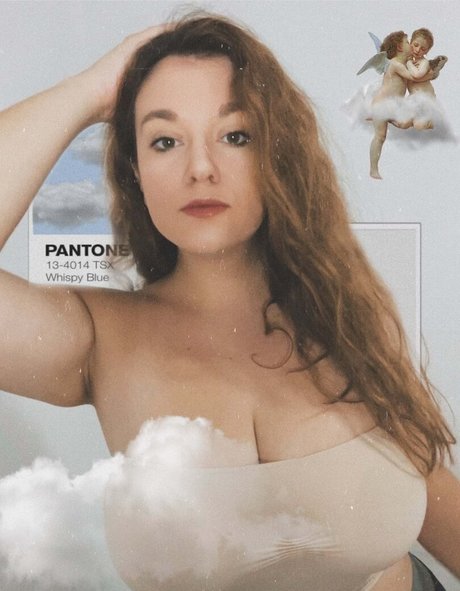 Carmen Curvy free star archive