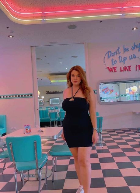 Carmen Curvy nude pornstar picture