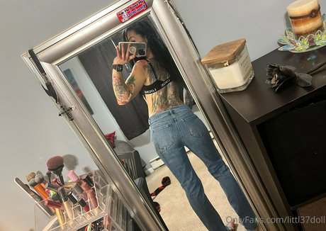 Little Doll naked star images