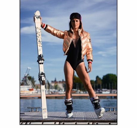 Perinne Laffont model top pic