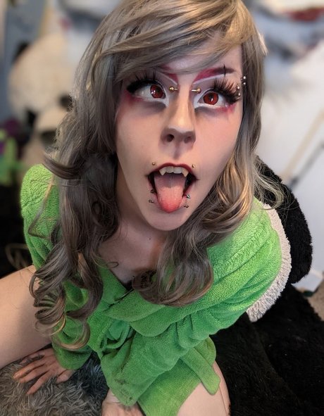 Roadkillinit actress picture