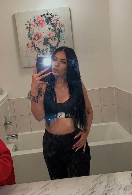 Bailey King pretty actress pictures