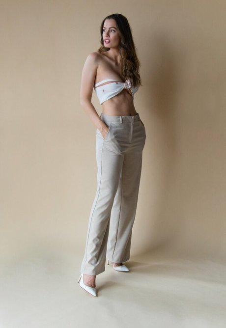 GeorgieToms sexy model pictures