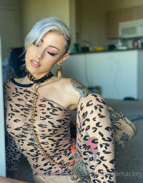 Shonda Laurelee Mackey adult model images