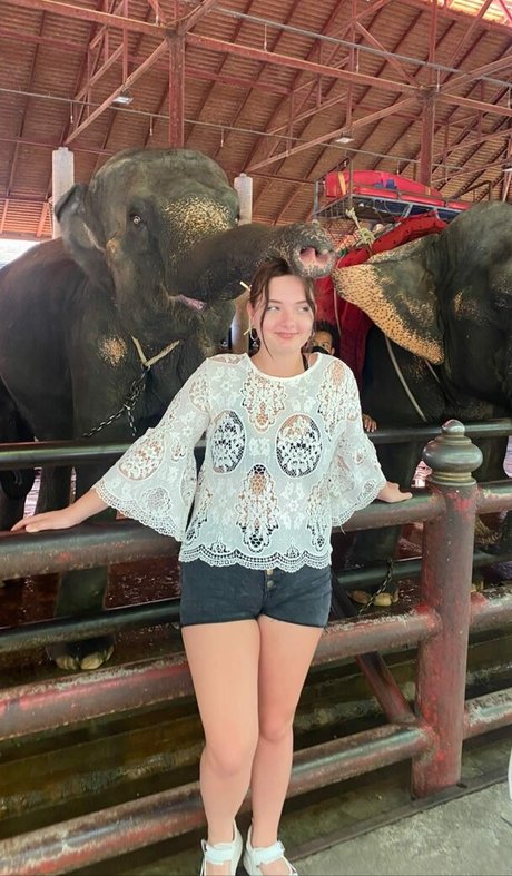 Caroline Moore sexy model picture