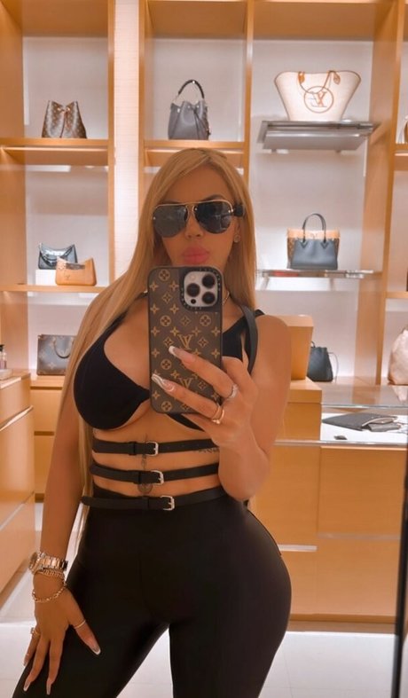 Alexa Mena top star gallery