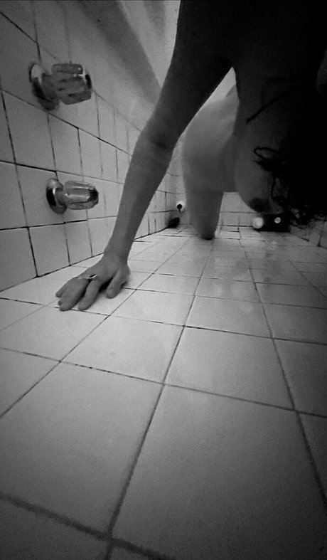 Vivienneonline model sexy pictures