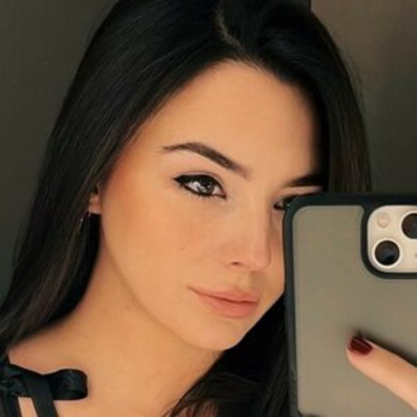 Looksbylyla erotic pornstar photo