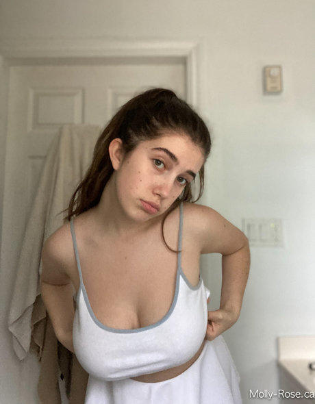 Molly Barkasy naked model image