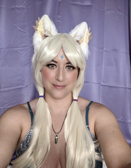 Lady Kitsune beautiful model pic