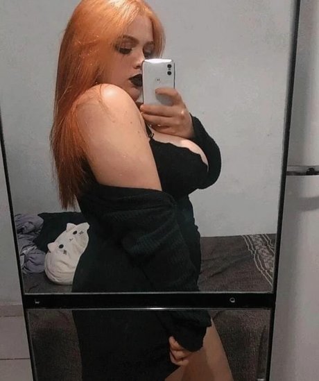 Danis Danielle Azevedo sexy star image