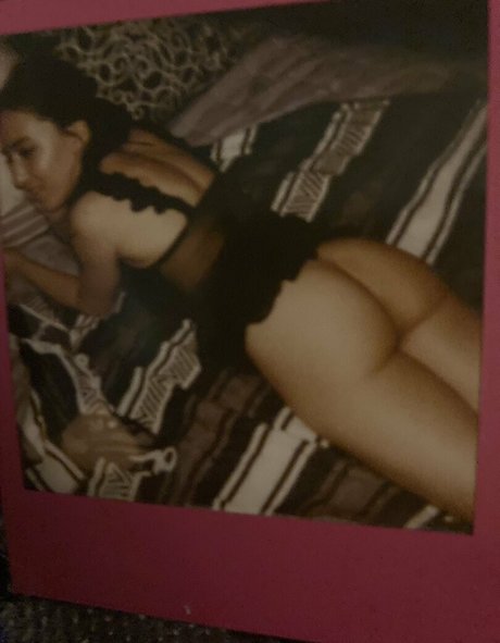 Korin model hd photo