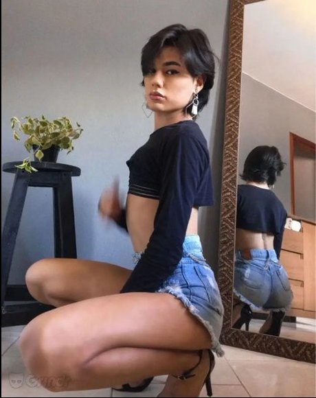 Ysabella Kyle model perfect image