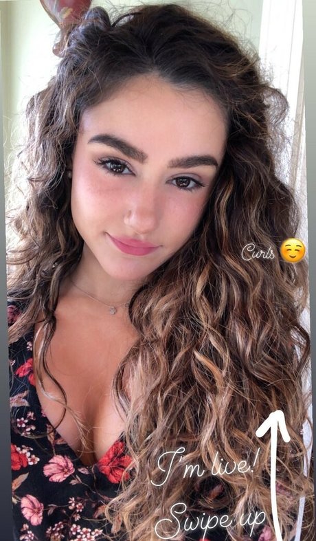 Melipastel naked model gallery