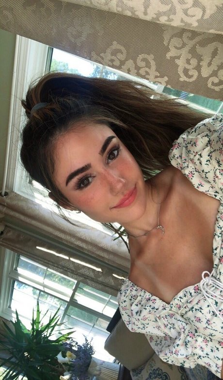 Melipastel porn star photo