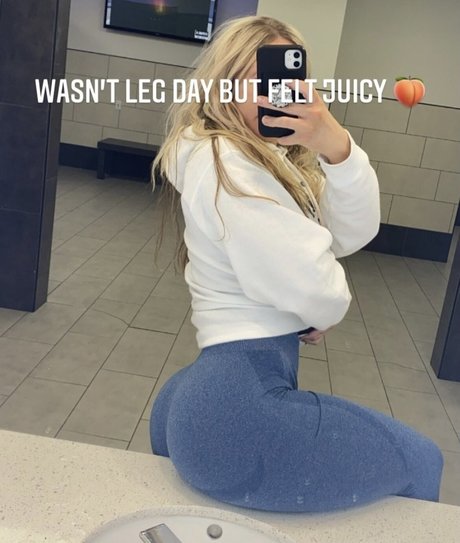 Ashleelyn__ best model photo