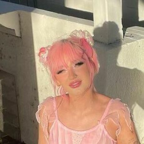 PeachPRC sex model pics