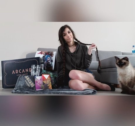 MaryMaybe hot star picture