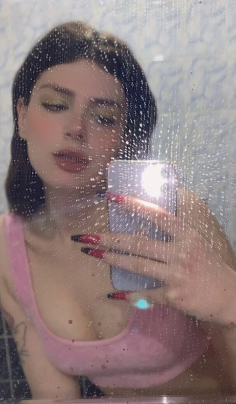 derin4y hd model picture