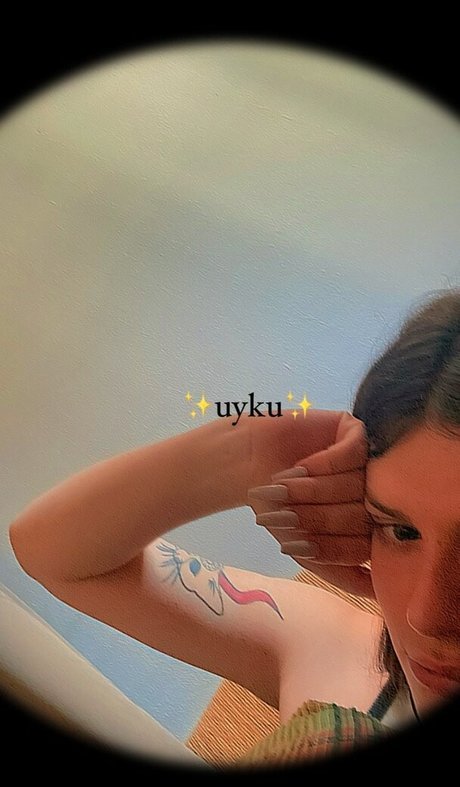 derin4y beautiful model photo