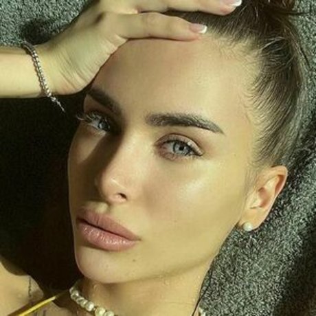 Tina Mayer model pretty pictures