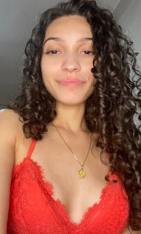 tinylatina31 pornstar nude photo