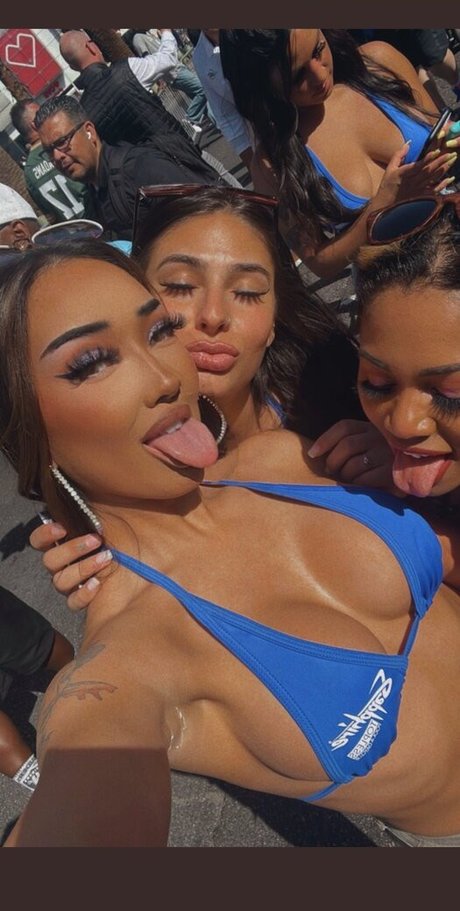 Mia Bunny model perfect photo