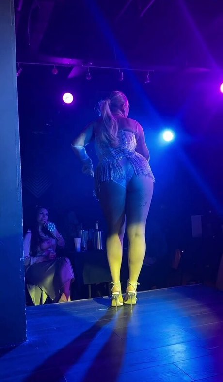 Helen Scott free pornstar img