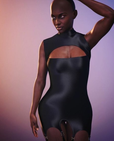 Lucy Nyeusi star erotic pic