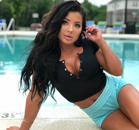 Leah Jaymes pornstar sexy photo