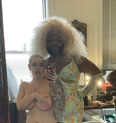 Ramona Slick star sexy photo