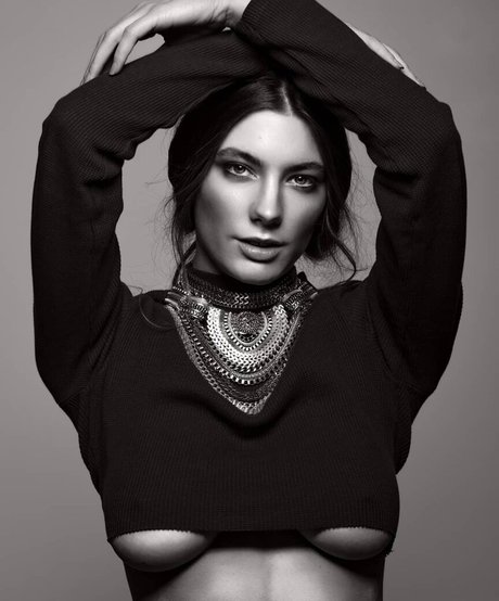 Lea Chloe perfect actress photos