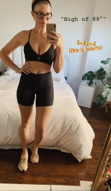 Vivienne Cole pornstar nice archive