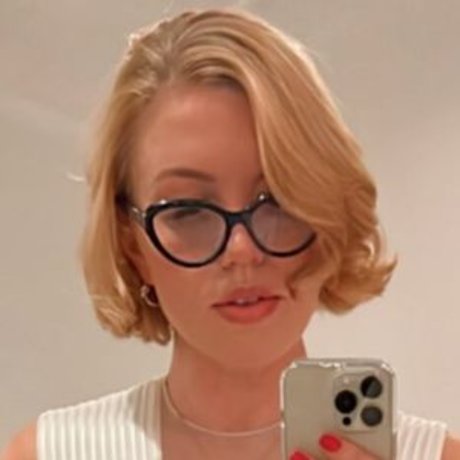 Vivienne Cole art model images