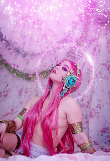 Crashcandy model naked picture