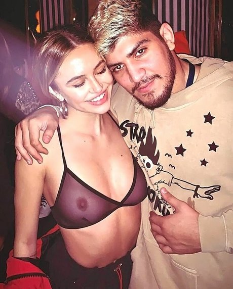 Belle Hamlin sex model pics