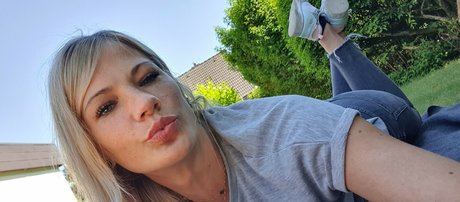 Fanseven nudes model img