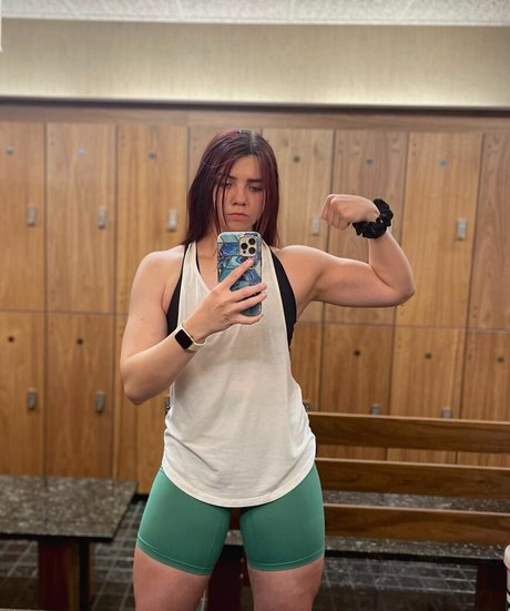 TaylorLiz model beautiful pictures