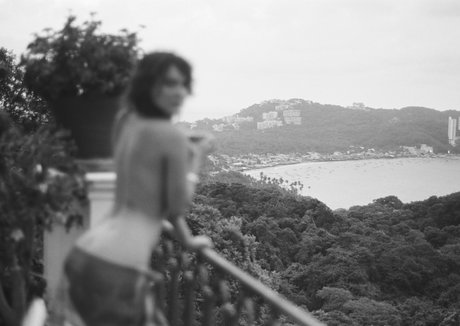 Sierrabravee erotic actress pics