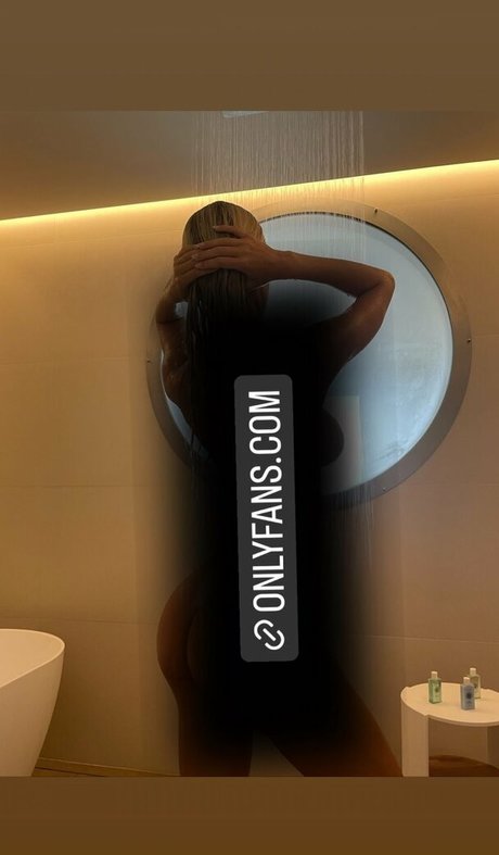 CaitlinJessie pornographic star galleries