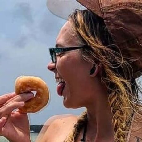 DezSomething sexy actress img