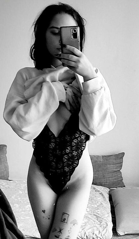 Malena Rutter model adult photo