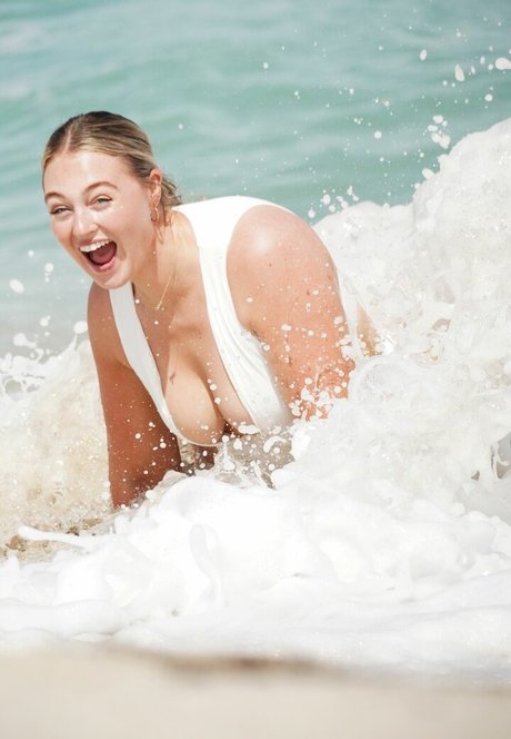 Iskara Lawrence star best pics