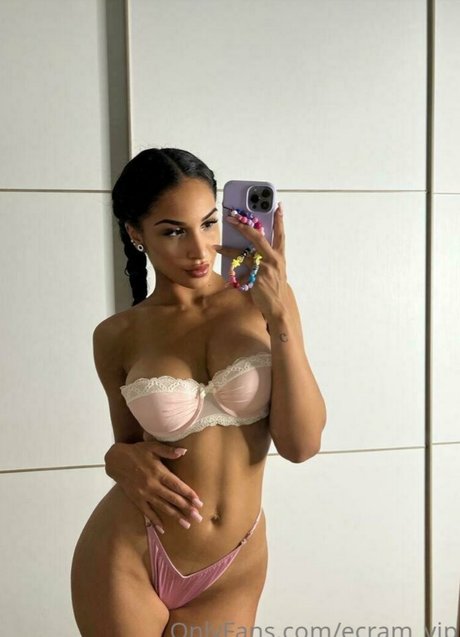 Ecram art actress photo