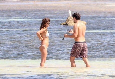 Paula Fernandes nudes star photos