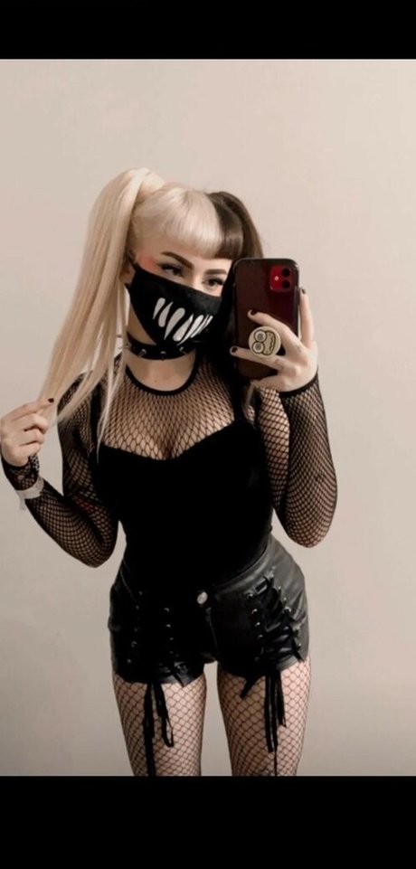 Emma Langevine sexy model images